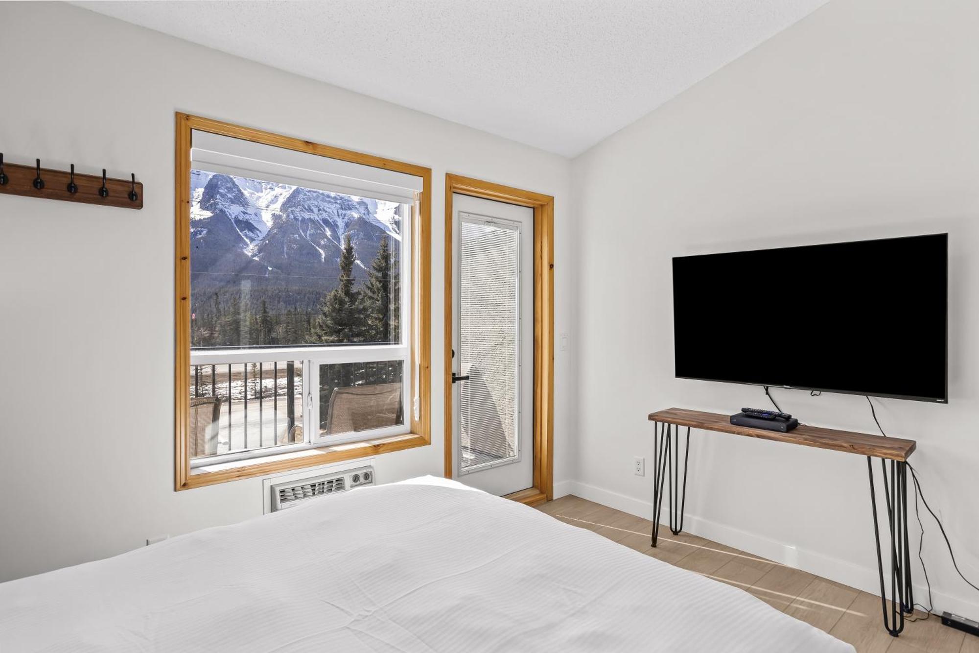 2br 2ba Harvie Heights Townhouse Retreat With Views Canmore
